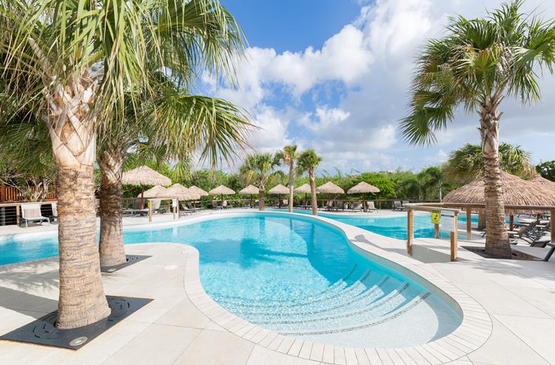 Moreana Resort zwembad